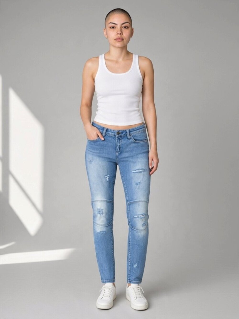 Blank NYC The Bond Mid-Rise Skinny Moto Jeans, Distressed Light Wash  Size 28